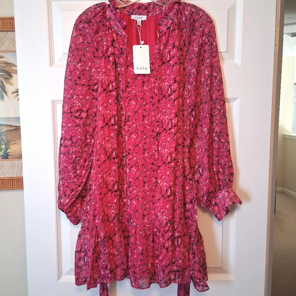 FATE magenta floral print long sleeve belted mini dress. Medium NWT - Picture 7 of 10